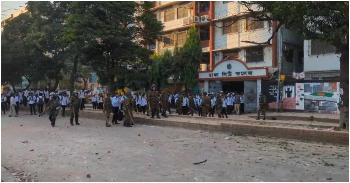 সায়েন্স-ল্যাবে-ঢাকা-কলেজ-সিটি-কলেজ-শিক্ষার্থীদের-পাল্টাপাল্টি-ধাওয়া