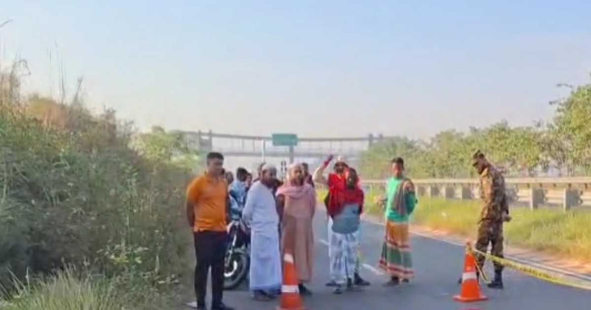 মহাসড়কে-তরুণীর-মরদেহ-পাশে-গুলির-খোসা