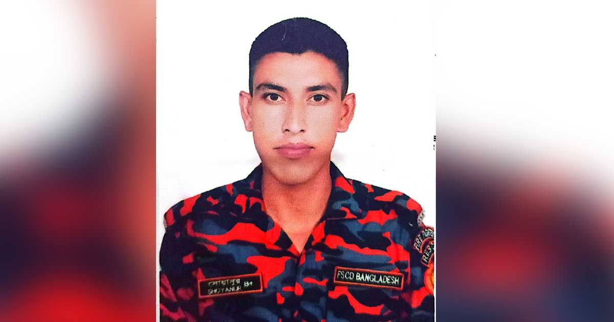 সচিবালয়ের-মালামাল-নিয়ে-রাস্তা-পার-হওয়ার-সময়-ট্রাকচাপায়-ফায়ারফাইটার-নিহত
