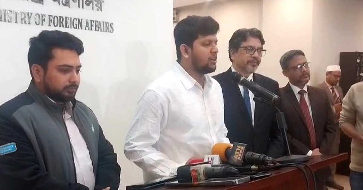 নতজানু-নয়-বাস্তবসম্মত-পররাষ্ট্র-নীতি-চাই-উপদেষ্টা-মাহফুজ