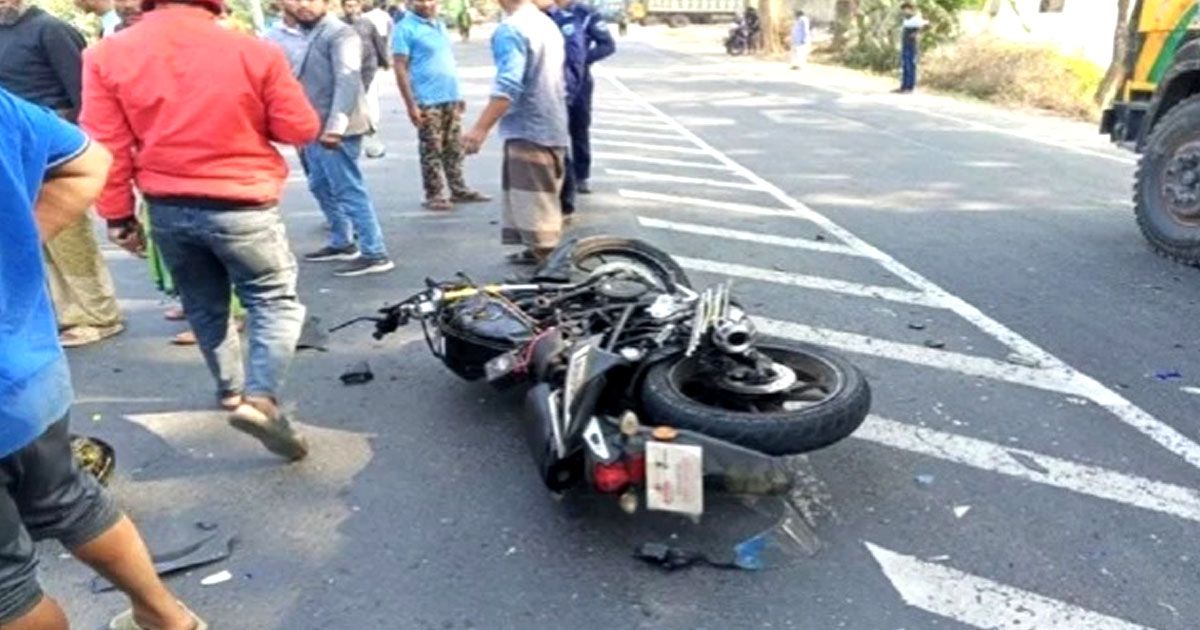 রাজশাহীতে গাড়িচাপায় মোটরসাইকেলের তিন আরোহী নিহত