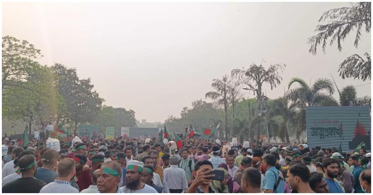 জাতীয় নাগরিক পার্টির আত্মপ্রকাশ: স্লোগানে মুখরিত মানিক মিয়া এভিনিউ