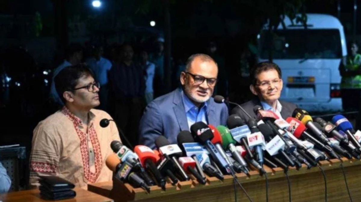 যুক্তরাষ্ট্র-শুল্ক-বাড়ানোর-কারণে-বাংলাদেশ-ক্ষতিগ্রস্ত-হবে-না
-বাণিজ্য-উপদেষ্টা