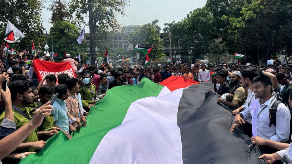 ফিলিস্তিনের ইস্যুতে উত্তাল ঢাকা বিশ্ববিদ্যালয়