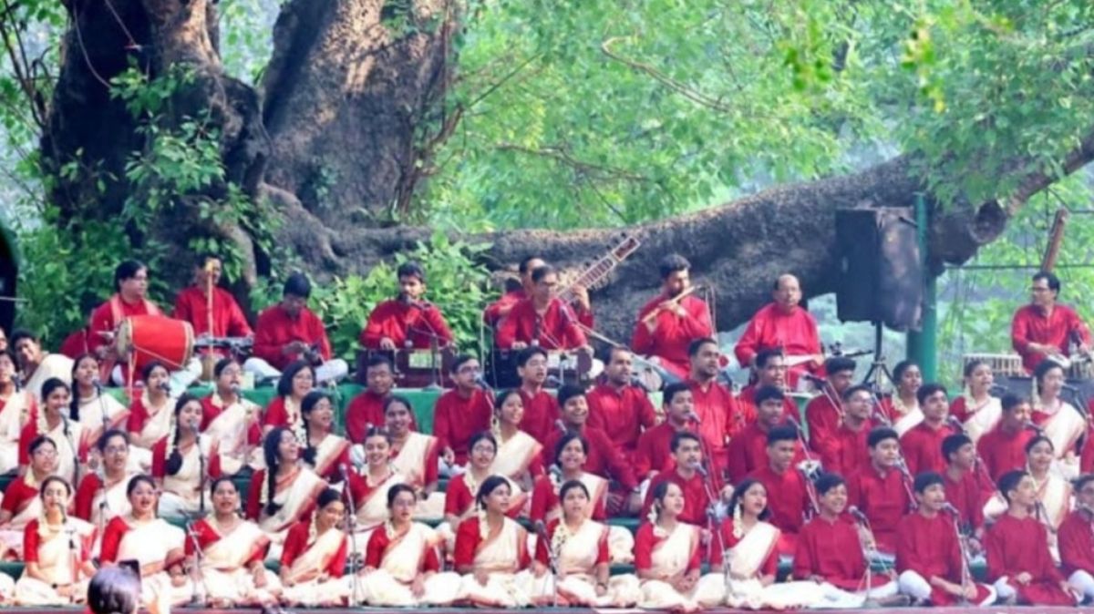 রমনা বটমূলে গানে গানে বর্ষবরণ, গাজায় নিহতদের স্মরণ