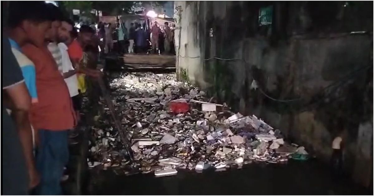 চট্টগ্রামের-ড্রেনে-নিখোঁজ-শিশুর-লাশ-চাকতাই-খাল-থেকে-উদ্ধার
