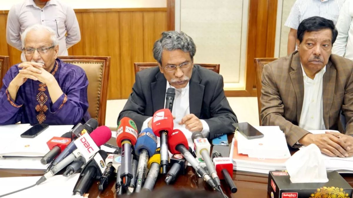 একটি জাতীয় সনদের মাধ্যমে ক্ষমতার বিন্যাসে পরিবর্তন চাই: আলী রীয়াজ