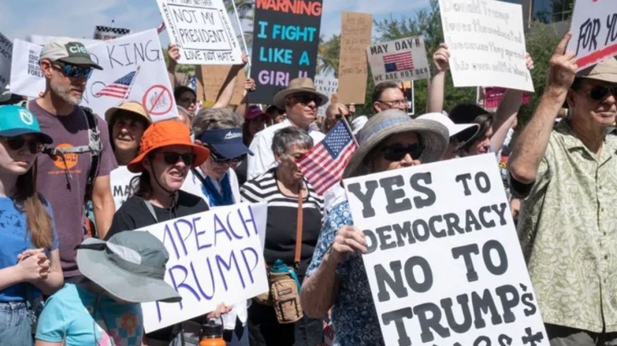 Thousands-of-people-protest-against-Trump-across-the-United-States