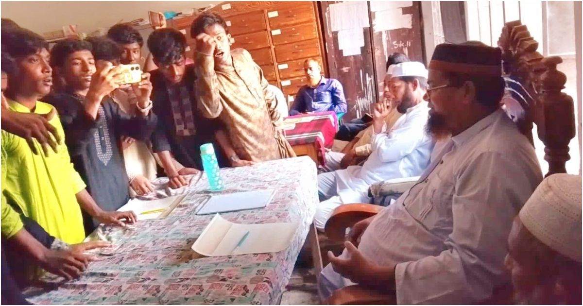 Signature-of-the-resignation-by-blocking-the-Madrasa-Principal-in-Gopalpur