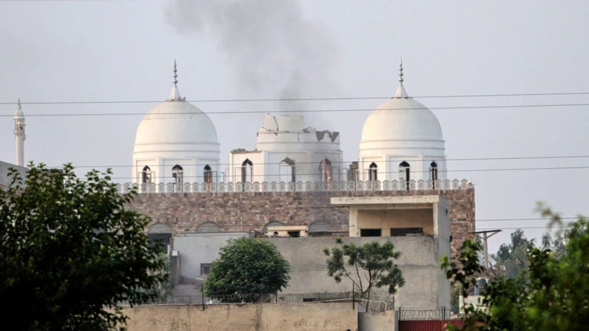 Who-told-the-world-community-with-tension-in-India-Pakistan