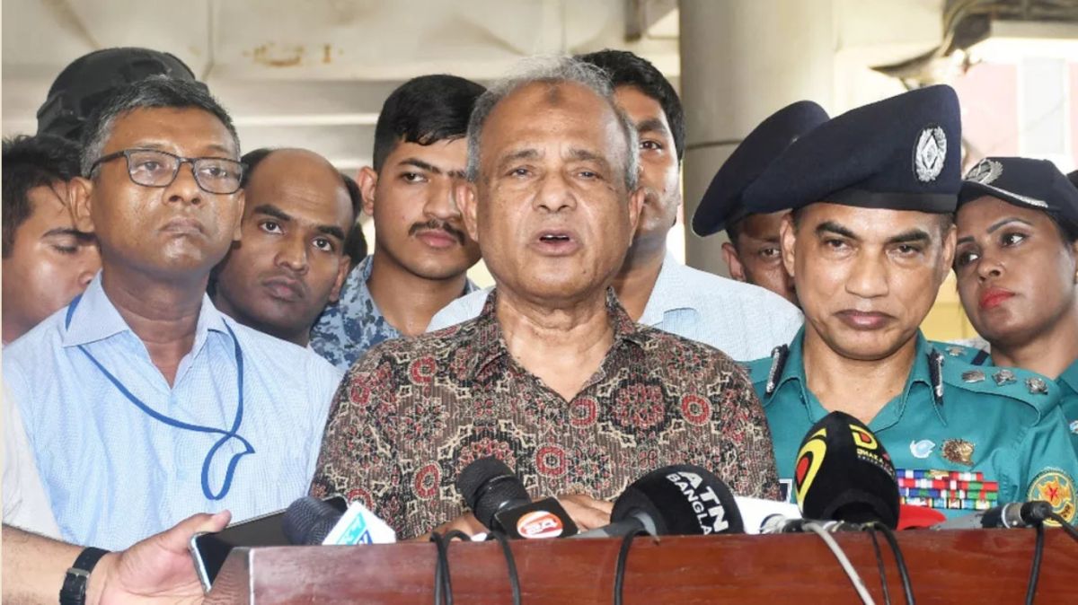 আবদুল হামিদের দেশত্যাগে দায়ীদের বিরুদ্ধে ব্যবস্থা নেওয়া হবে: স্বরাষ্ট্র উপদেষ্টা