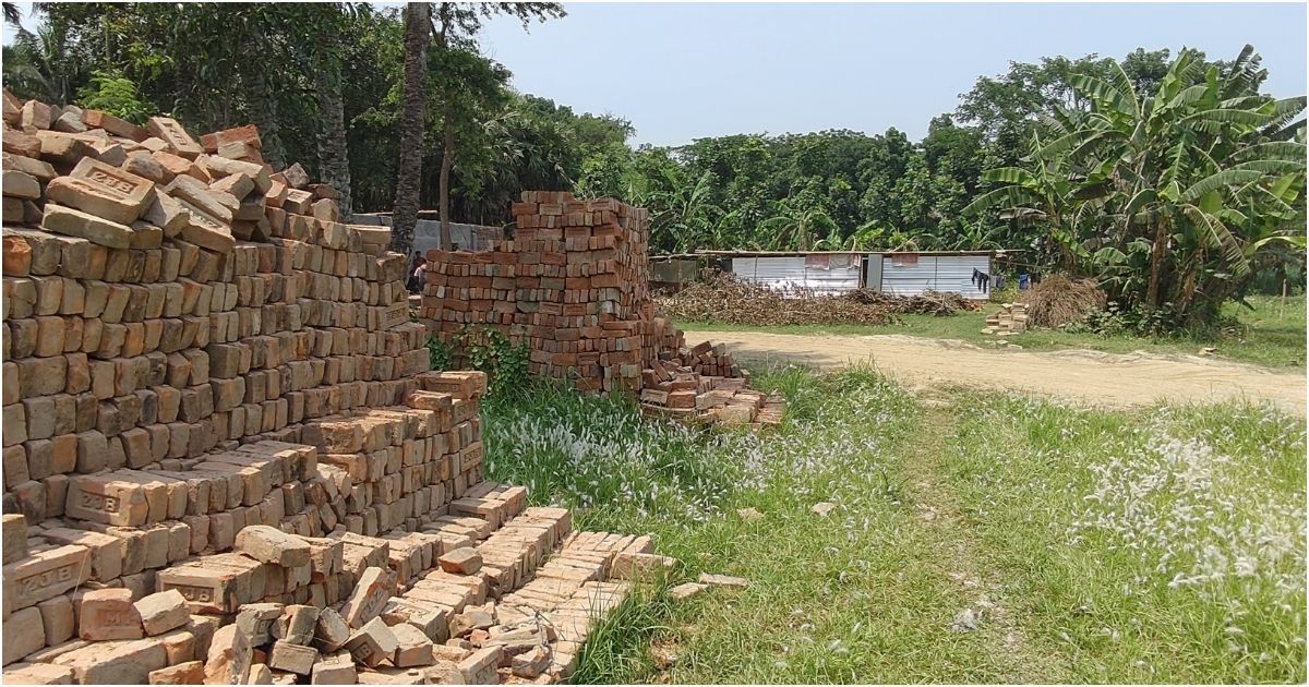 To-build-bricks-illegally-on-crop-land-in-Rajbari