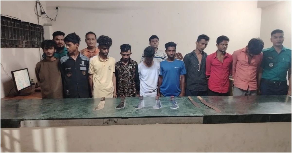 Six-members-of-Lao-pushing-teenage-gang