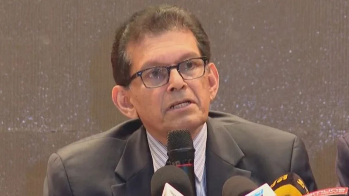 বাংলাদেশি নাগরিক হিসেবে সব অধিকার ভোগ করার জন্য প্রস্তুত রয়েছি: নিরাপত্তা উপদেষ্টা