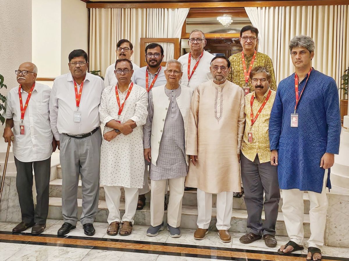 আলীগের-কর্মকাণ্ড-নিষিদ্ধের-
পর-যুদ্ধ-পরিস্থিতি-তৈরি-হয়েছে--প্রধান-উপদেষ্টা