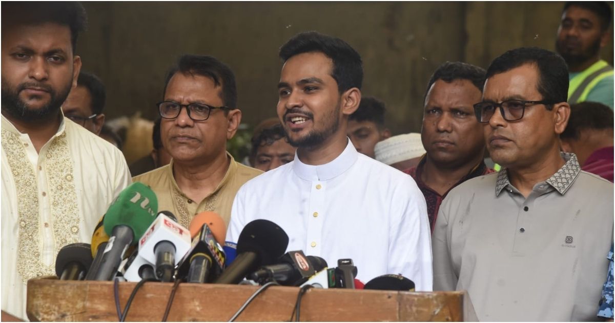 Local-government-adviser-visited-the-Dhaka-South-City-Corporations-sacrifice-fast-removal-program