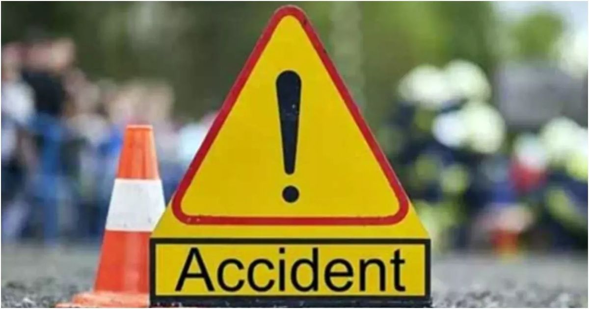 In-Khulna-a-truck-easybike-collided-with-two-injured