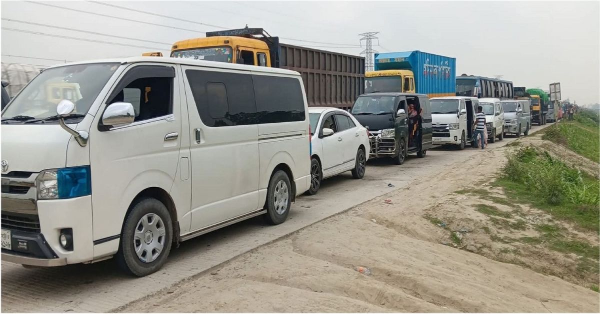 1-km-of-traffic-on-Dhaka-Tangail-Jamuna-highway