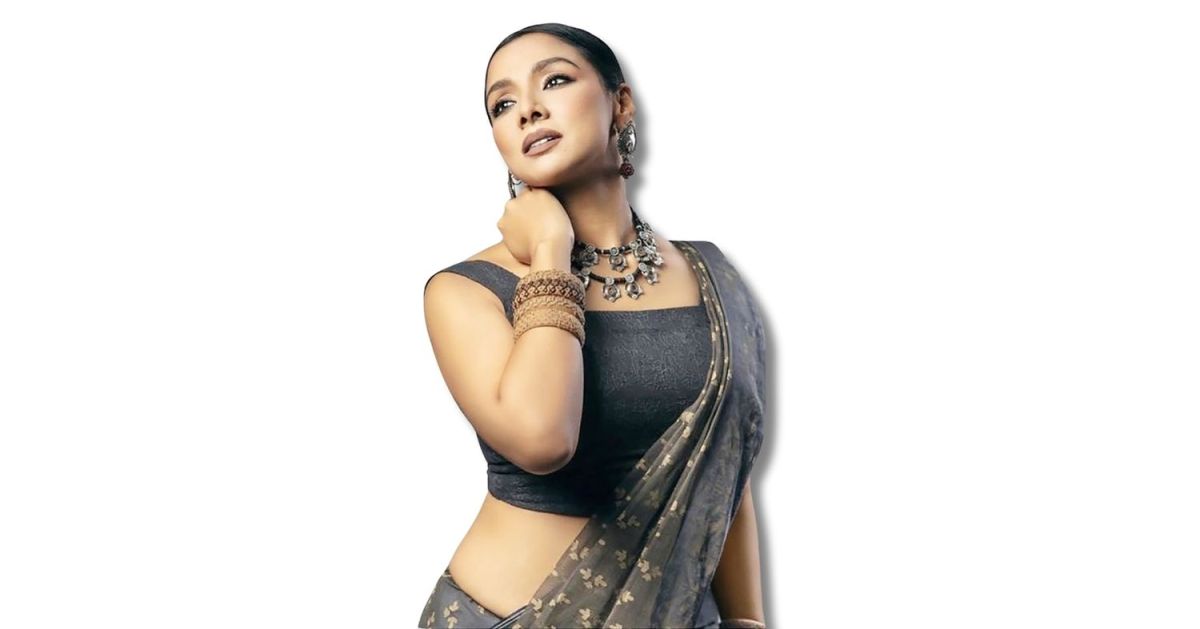 ফের-আলোচনার-কেন্দ্রে-রুনা-খান