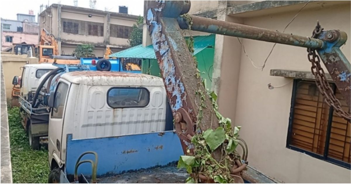 Sonargaon-municipal-employee-complained-of-stealing-car-parts