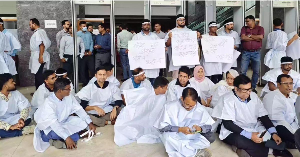 NBR-officials-on-the-pen-break-wearing-shroud-clothes