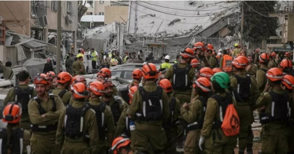 Israeli-army-calls-for-the-residents-of-Tehran-to-move-away
