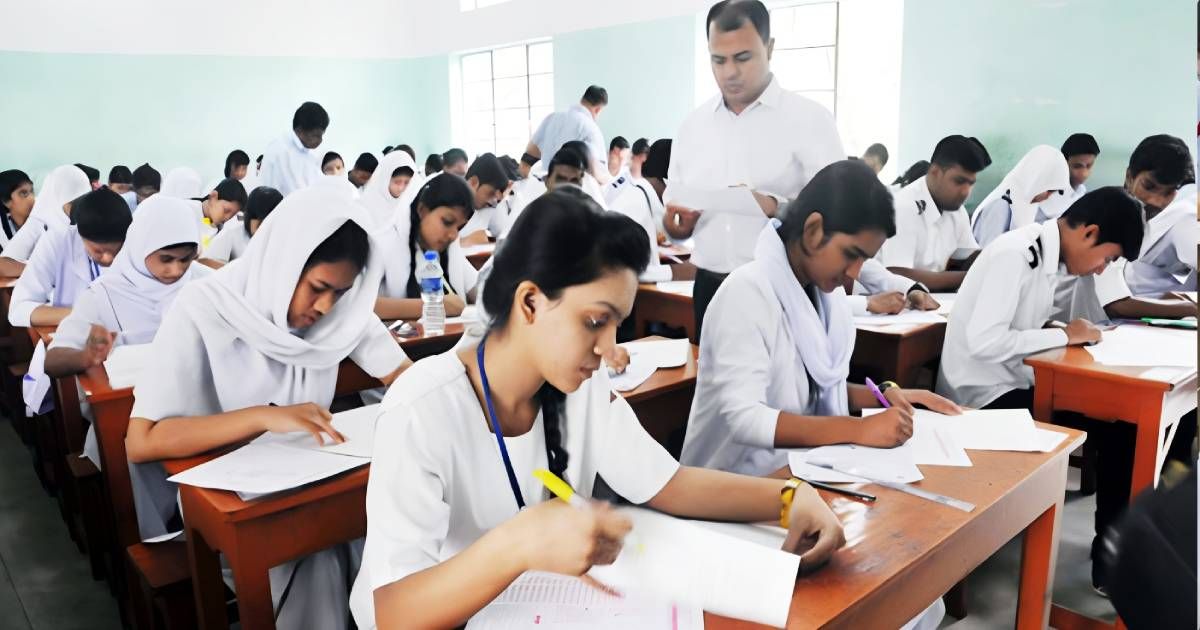 On-the-second-day-22-thousand-expelled-12-thousand-students-teachers