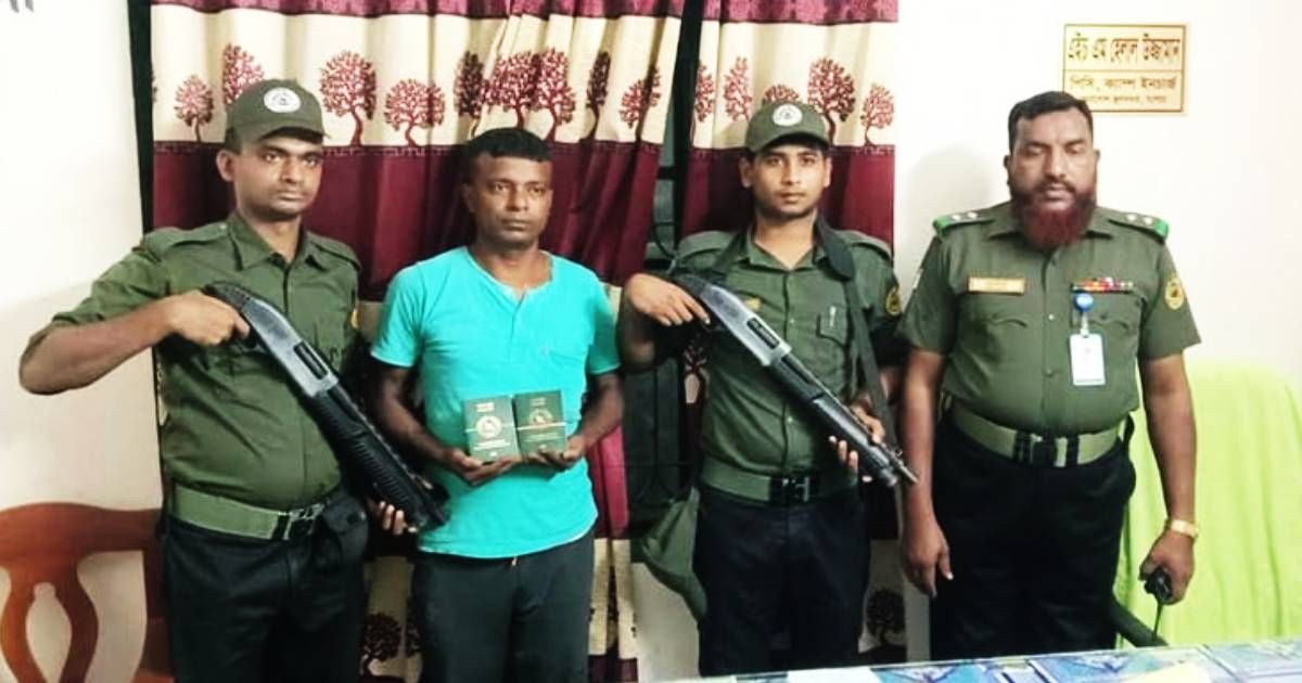 Indian-truck-drivers-were-detained-with-20-Bangladeshi-passports-in-Benapole