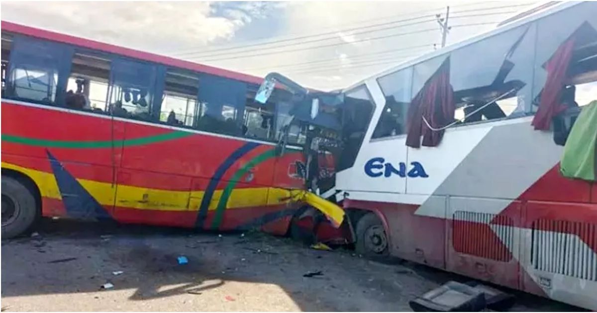 Two-bus-collision-helpers-killed-in-Sylhet