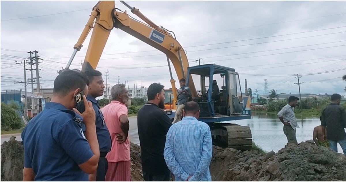 অবৈধ-গ্যাস-সংযোগ-উচ্ছেদে-তিতাস-গ্যাস-কর্তৃক-অভিযান
