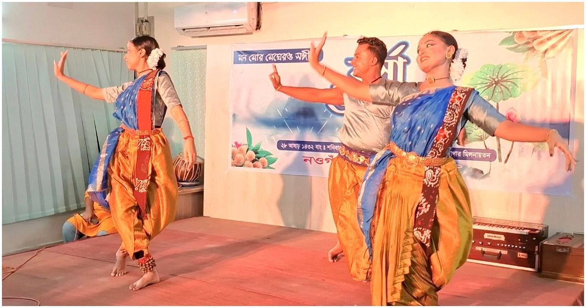 Naogaon-is-celebrating-the-monsoon-festival