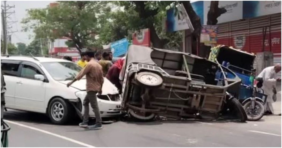 কালীগঞ্জ-বাইপাস-মোড়-যেন-মৃত্যুফাঁদে-প্রায়ই-ঘটছে-দুর্ঘটনা