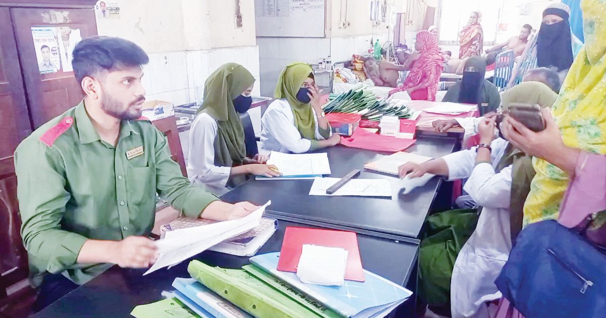 The-corona-test-kit-is-not-in-the-government-hospital-in-Rajbari