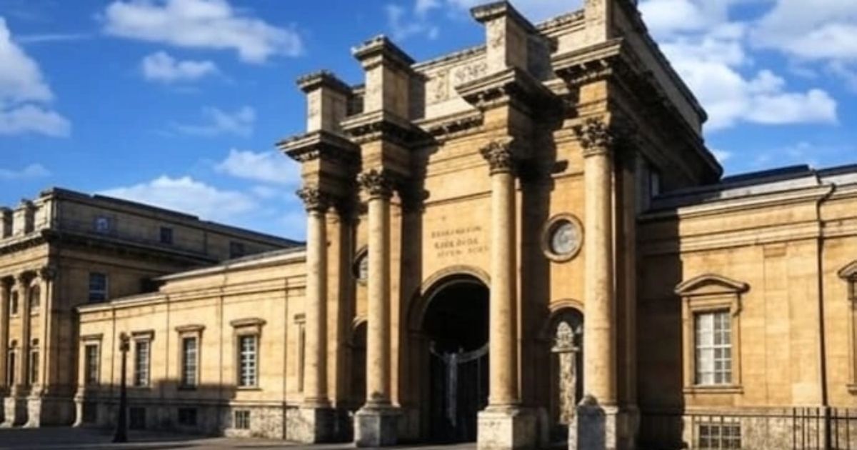 Oxford-University-stopped-publishing-the-journal-in-Chinese-financing