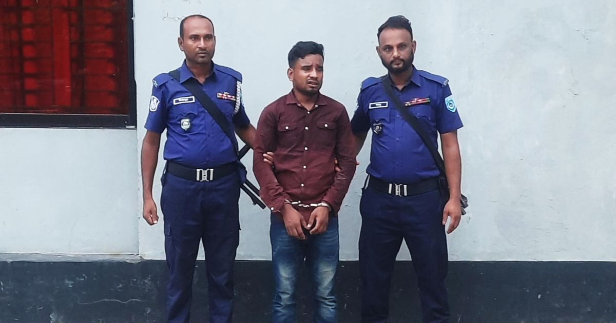 Visa-fraudulent-arrest-in-a-joint-operation-of-the-army-and-police-in-Nilphamari