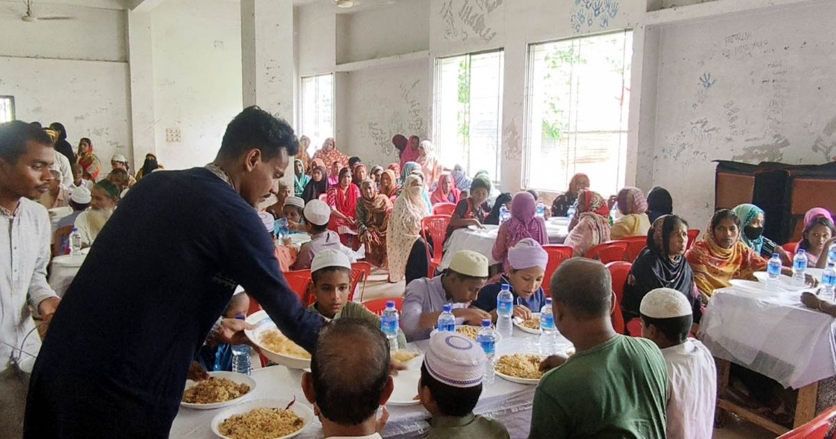 In-Naogaon-the-5th-week-of-the-meal-at-5-rupees