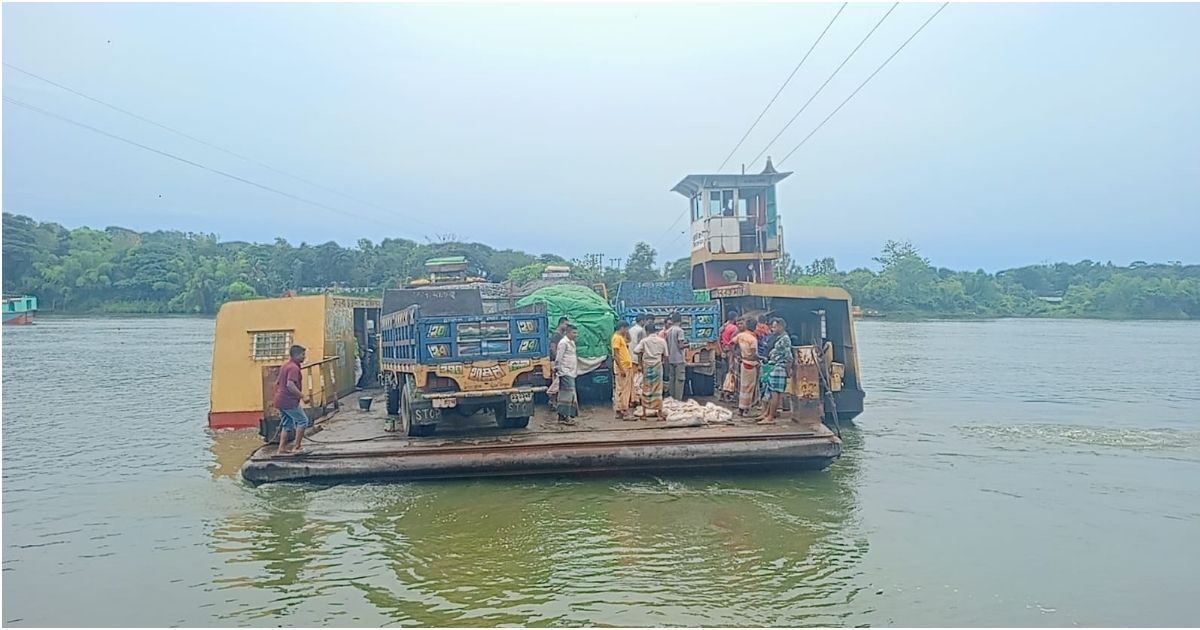 ৯৬-ঘণ্টা-পর-চন্দ্রঘোনা–রাইখালী-নৌ-রুটে-ফেরি-চলাচল-শুরু