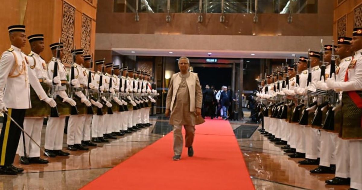 অধ্যাপক ইউনূসকে লাল গালিচা সংবর্ধনা দিল মালয়েশিয়া