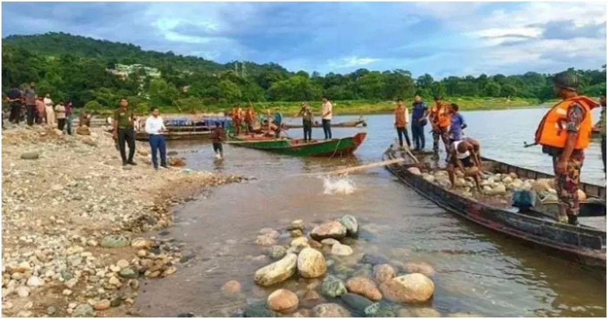 Loot-in-the-white-jaflong-1-lakh-3-thousand-cubic-feet-of-stone-recovered-in-two-days
