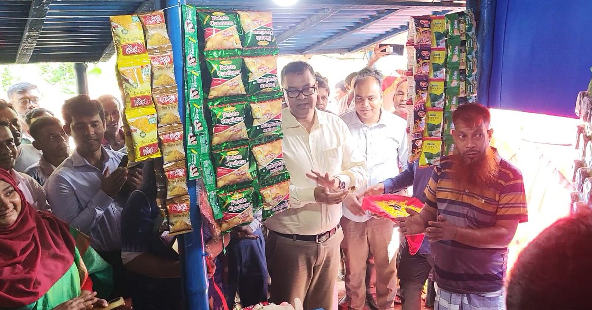 ডিসির-উদ্যোগে-পেল-মুদি-দোকান-২৩-বছর-কারাভোগের-পর-নতুন-জীবনের-পথে-নওগাঁর-দুলাল