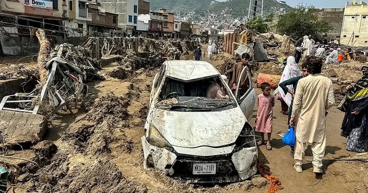 পাকিস্তানে ভারী বৃষ্টিপাত ও বন্যায় প্রায় ৪০০ জনের প্রাণহানি: কর্তৃপক্ষ