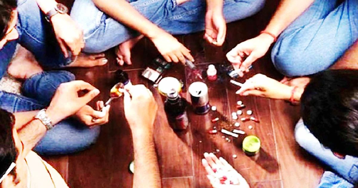 নেশার-ছোবলে-তরুণ-সমাজ