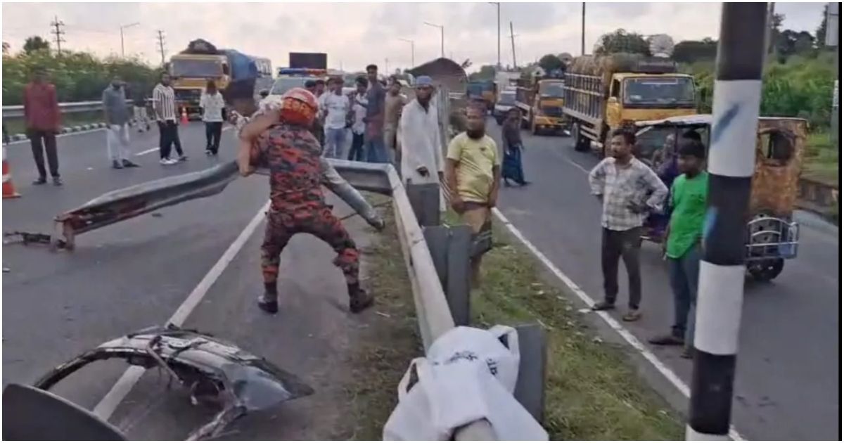Private-Car-killed-in-Munshiganj