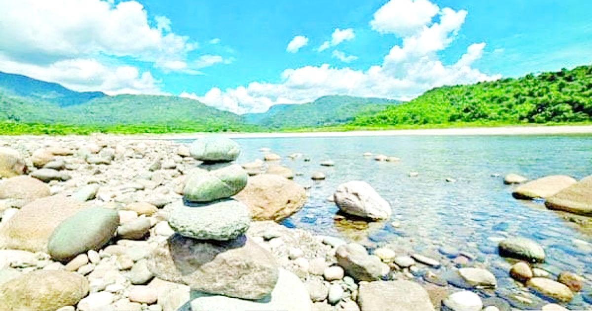 সাদা পাথর সমাচার