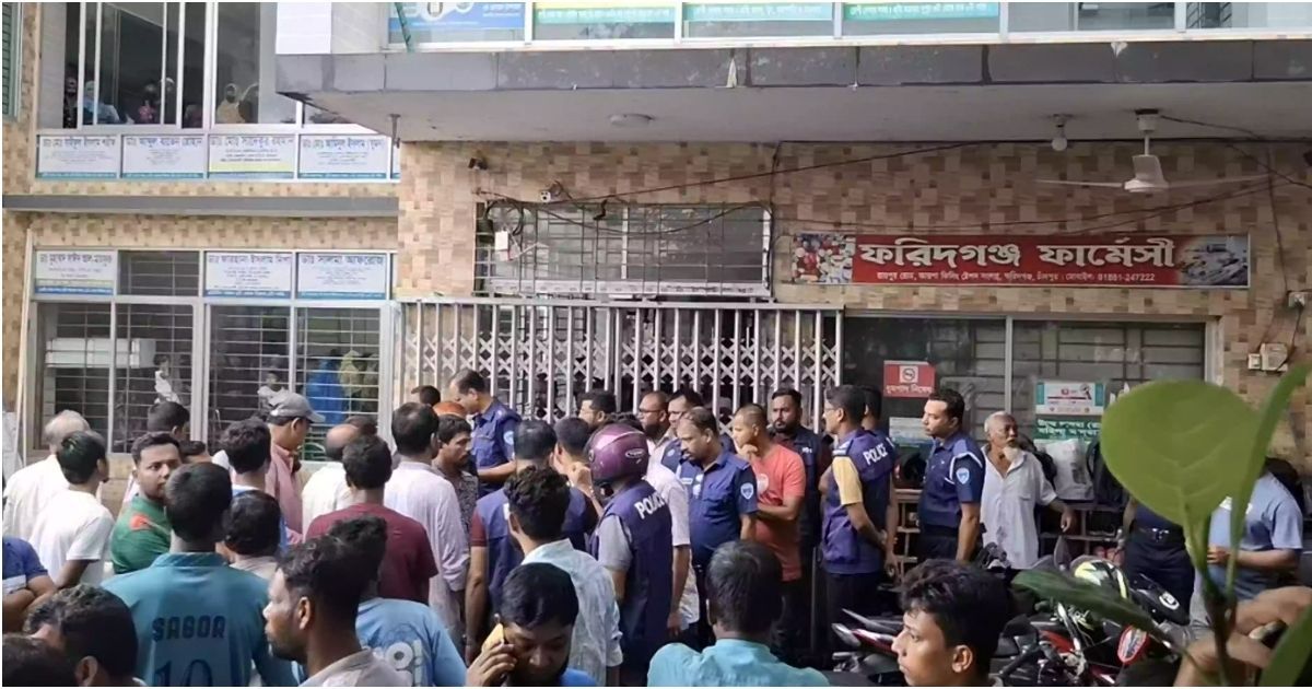 In-Faridganj-the-death-of-a-patient-in-the-negligence-of-the-doctor-is-vandalized