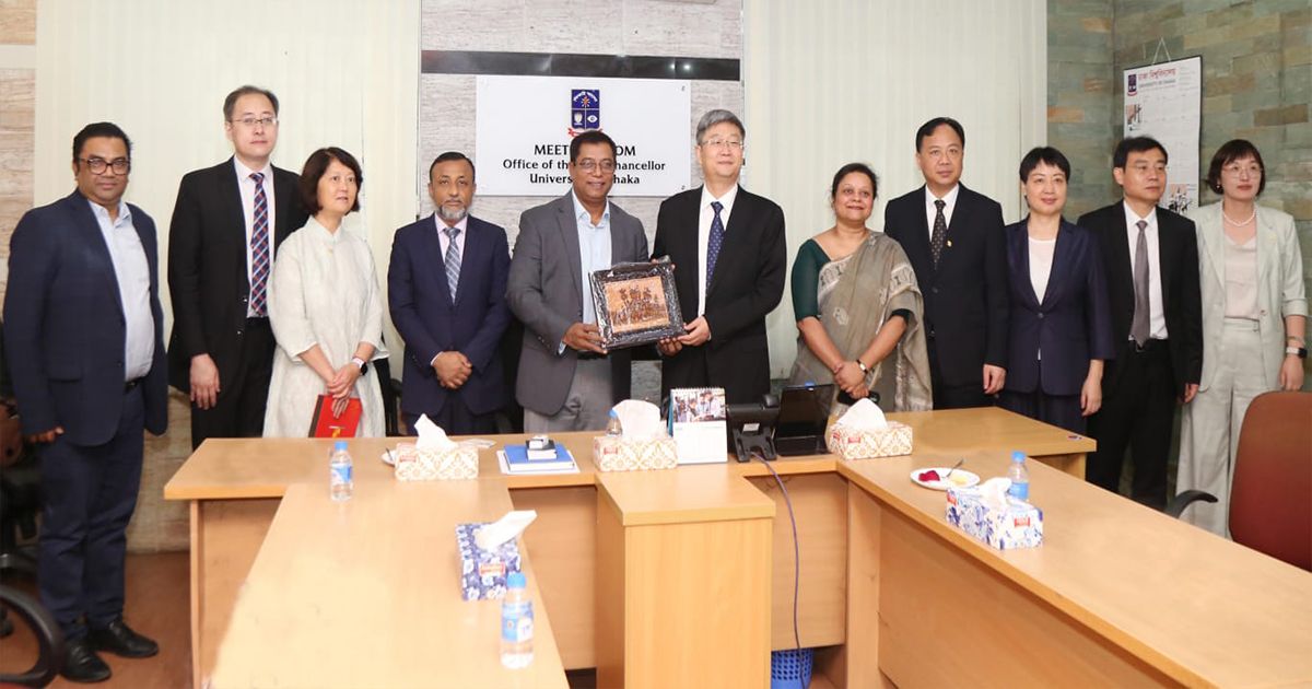 Meeting-a-Chinese-delegation-with-DU-Pro-Vice-Chancellor-Education