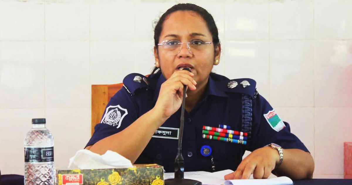 Meherpur-district-police-returned-122-lost-mobiles-and-money