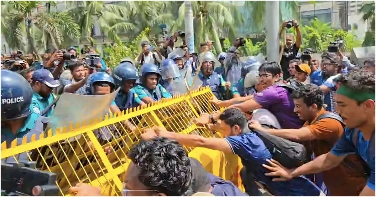 Police-have-been-injured-in-the-movement-of-students-in-Shahbag
