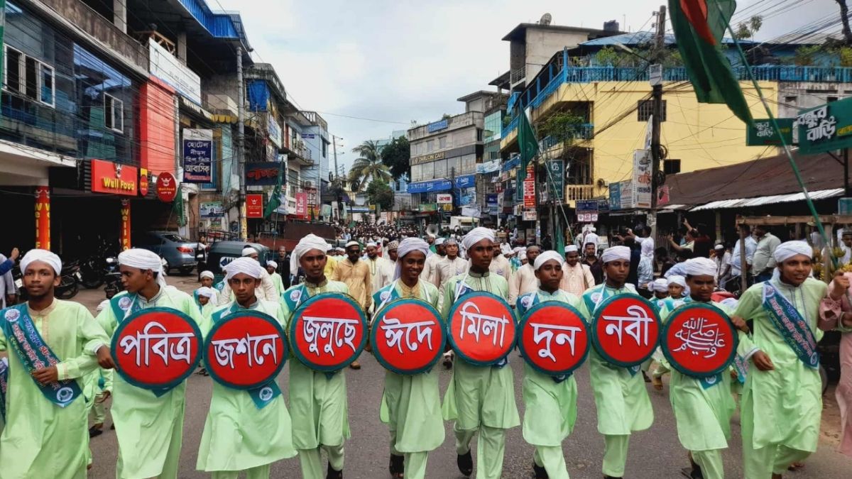 পর্যটন-নগরী-রাঙামাটিতে--হাজারো-মানুষের-উল্লাসে-জশনে-জুলুস-পালিত
