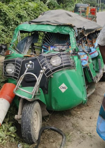 কিশোরগঞ্জে-ট্রাক-সিএনজিচালিত-অটোরিকশার-মুখোমুখি-সংঘর্ষে-একজনের-মৃত্যু-